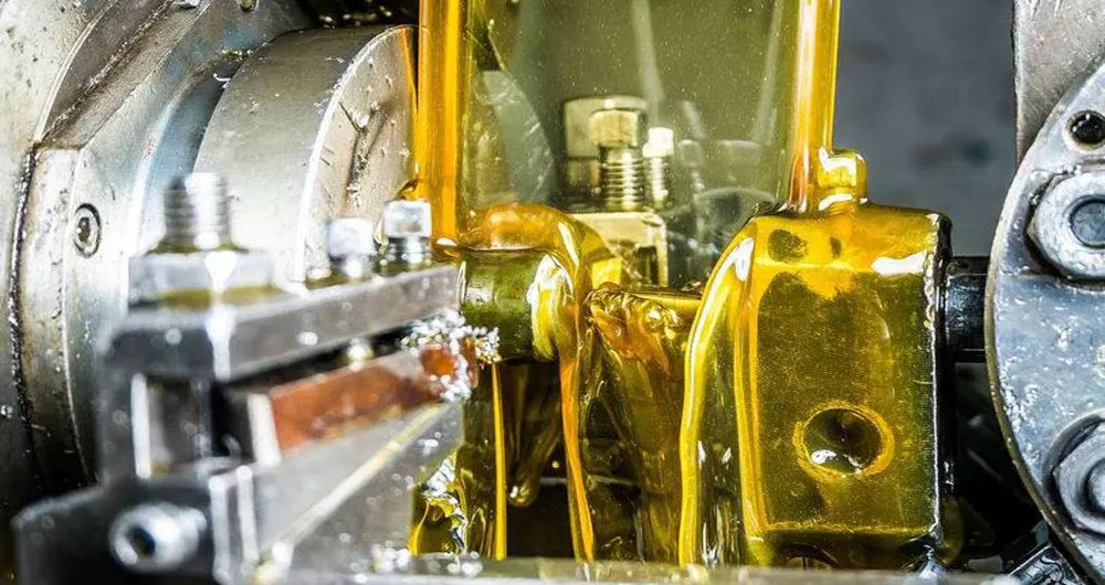 油性切削油为什么会让机械镀一层黄油？